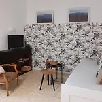 Agreable Maison De Village Avec Terrasse Prázdninový dům *