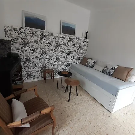Agreable Maison De Village Avec Terrasse Ferienhaus