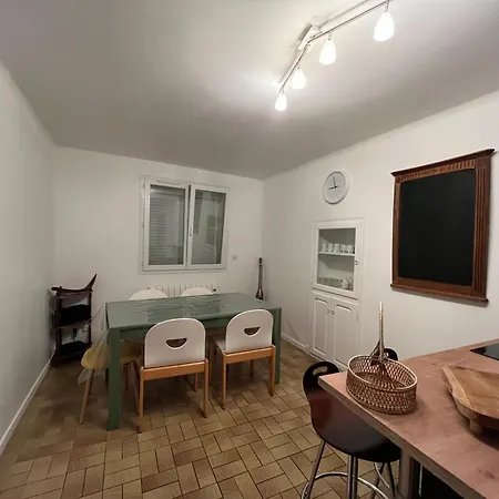 Holiday home Agreable Maison De Village Avec Terrasse *